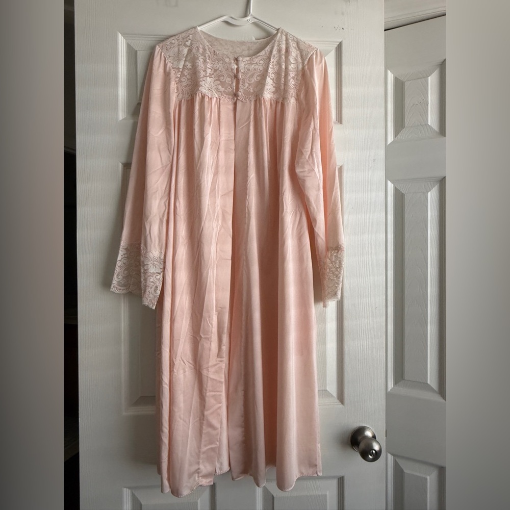 vintage pink nylon and lace Nightgown robe With Pockets Large Shadowline